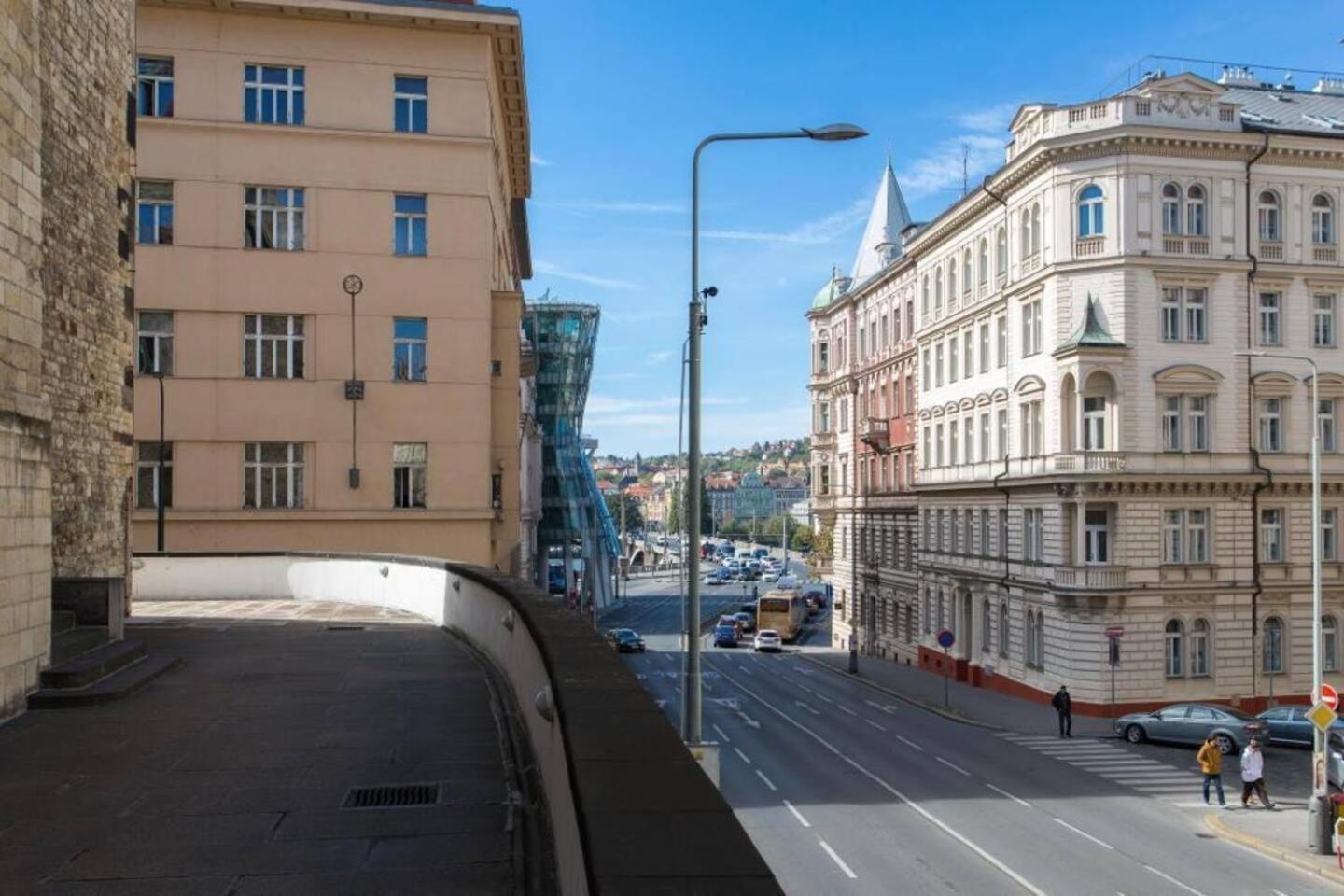 Place Of Grace - 50 Meters From Dancing House 布拉格 外观 照片